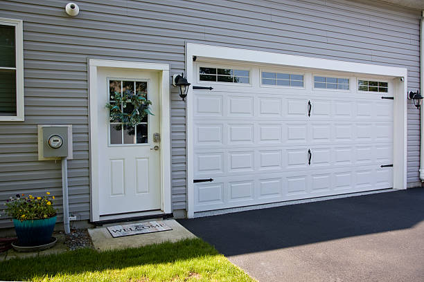 24/7 Emergency Garage Door Panel Replacement experts in Trego County County, KS
